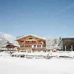 酒店 Bruggerhof - Camping, Restaurant, 3*