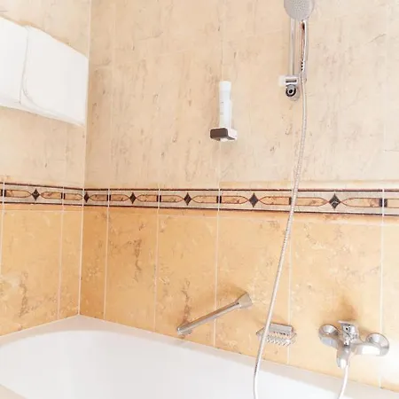 מלון Bruggerhof - Camping, Restaurant, 3*